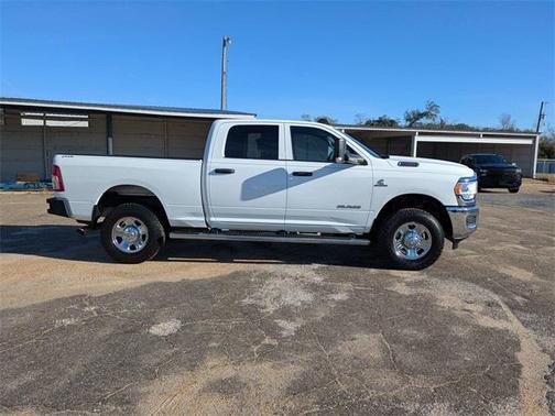 2022 RAM 2500 Tradesman Crew Cab 4x4 6'4' Box