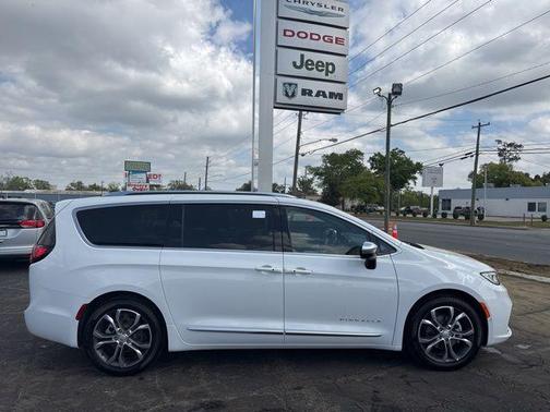 2026 Chrysler Pacifica L