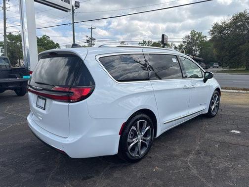 2026 Chrysler Pacifica L