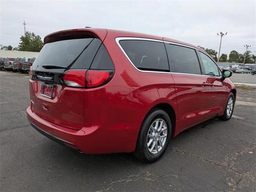 2026 Chrysler Voyager LX