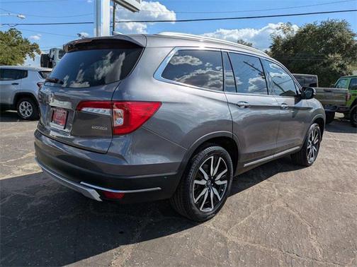 2021 Honda Pilot Touring 8-Passenger