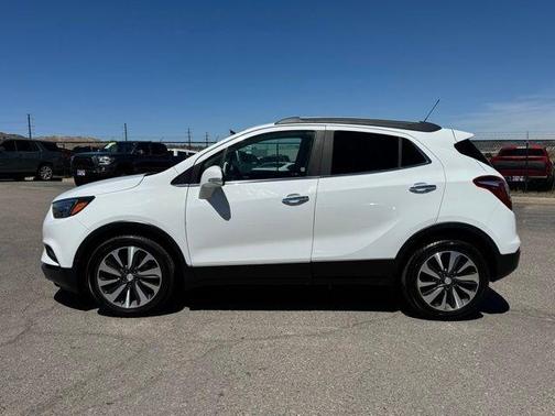 Summit White 2017 Buick Encore Preferred II