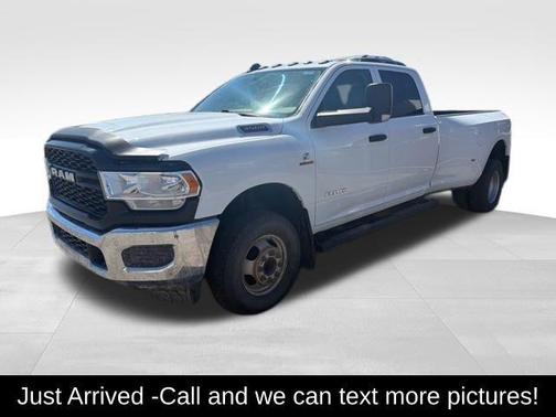 Bright White Clearcoat 2019 RAM 3500 Tradesman