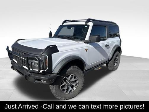 Oxford White 2021 Ford Bronco Badlands
