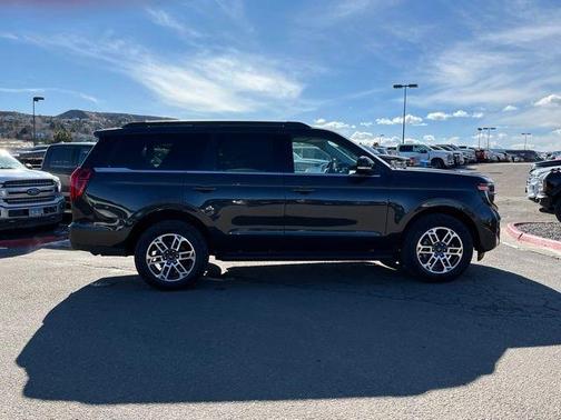 Dark Matter Gray Metallic 2026 Ford Expedition Active