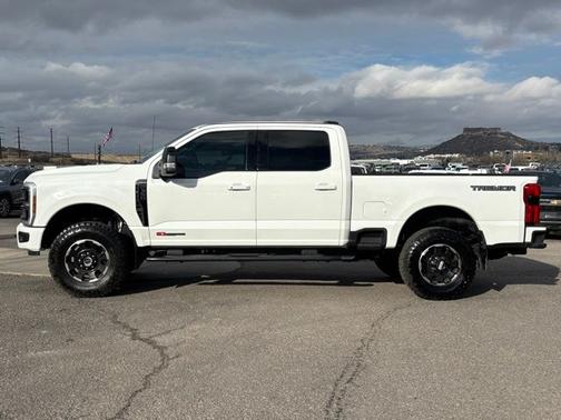 2025 Ford F-350 PLATINUM