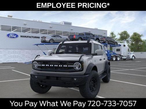 Avalanche Gray 2026 Ford Bronco Outer Banks