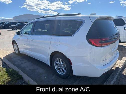 2022 Chrysler Pacifica Touring-L