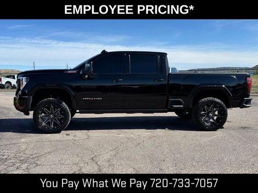 Onyx Black 2024 GMC Sierra 2500 AT4