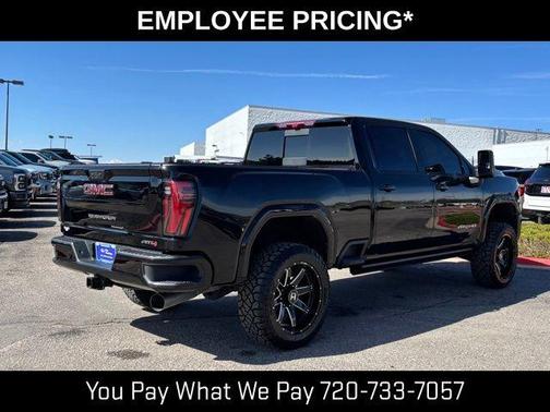 Onyx Black 2024 GMC Sierra 2500 AT4
