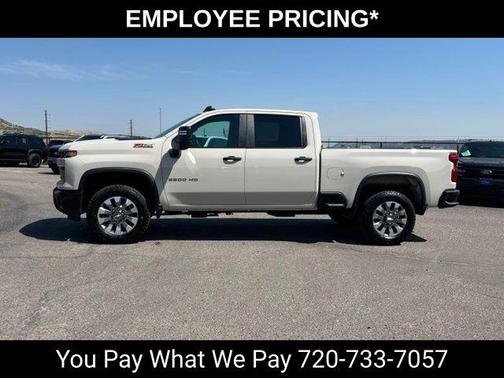 White Sand 2026 Chevrolet Silverado 2500 Custom