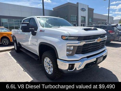 Iridescent Pearl Tricoat 2024 Chevrolet Silverado 2500 LT