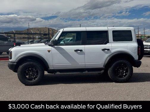 Oxford White 2026 Ford Bronco Badlands