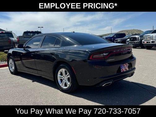 Pitch Black Clearcoat 2022 Dodge Charger SXT