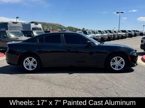 Pitch Black Clearcoat 2022 Dodge Charger SXT