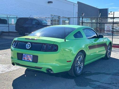 2014 Ford Mustang V6 Premium