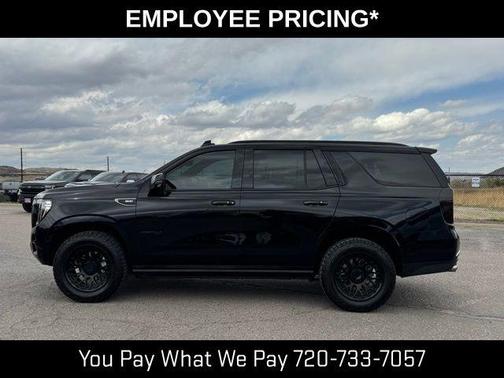 Onyx Black 2024 GMC Yukon AT4