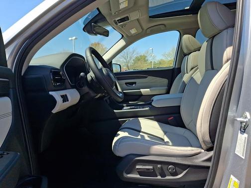 Solar Silver Metallic 2026 Honda Pilot Touring 8-Passenger