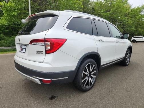 2022 Honda Pilot Touring 8-Passenger