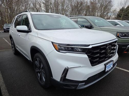 2025 Honda Pilot Touring 8-Passenger