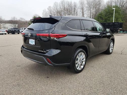 2022 Toyota Highlander Limited