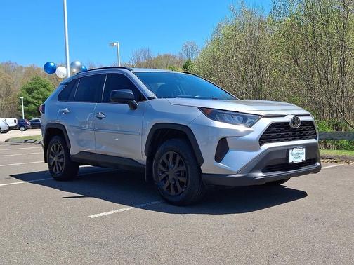 Silver Sky Metallic 2019 Toyota RAV4 LE
