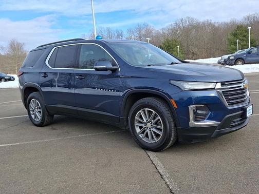 2023 Chevrolet Traverse LT Leather
