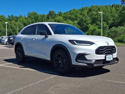 Platinum White Pearl 2027 Honda HR-V Sport