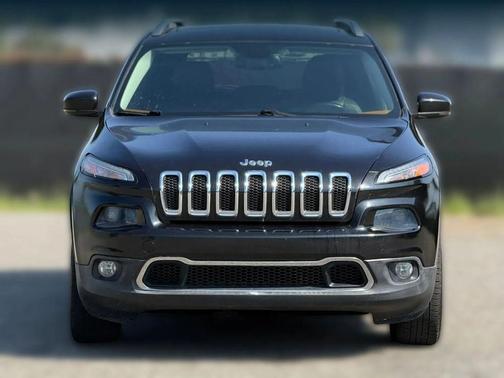 Brilliant Black Crystal Pearlcoat 2015 Jeep Cherokee Sport