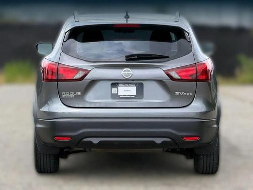 Grey 2017 Nissan Rogue Sport SV