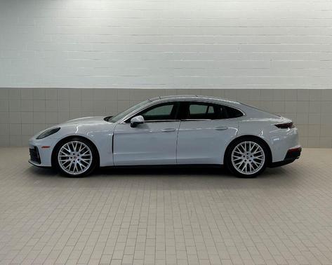 Ice Grey Metallic 2026 Porsche Panamera 4