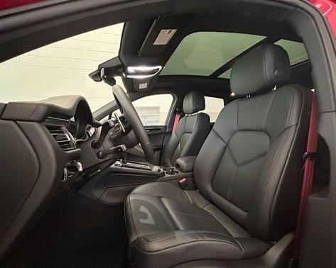 0LVF 2026 Porsche Macan T