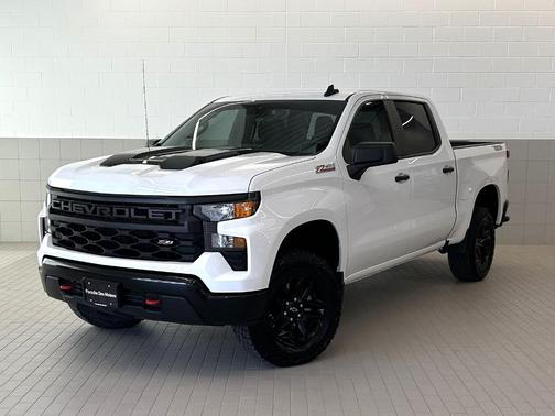 Summit White 2024 Chevrolet Silverado 1500 Custom Trail Boss
