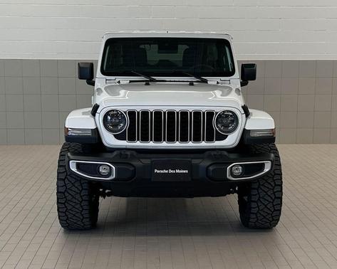 Bright White Clearcoat 2024 Jeep Wrangler Sahara