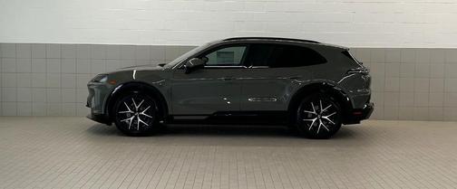 Metallic 2026 Porsche Cayenne