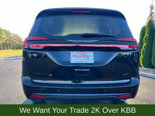 2026 Chrysler Pacifica L