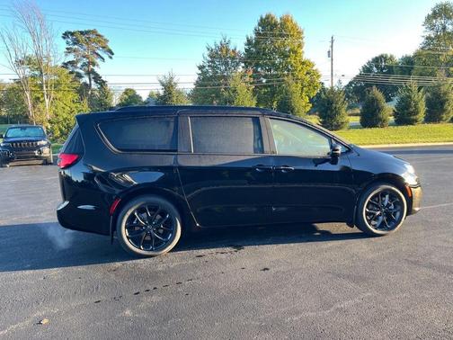 2026 Chrysler Pacifica L
