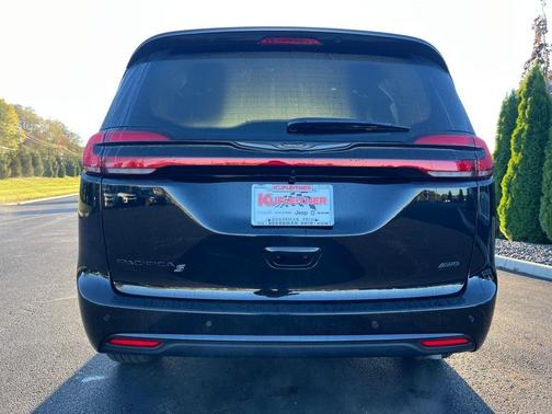 2026 Chrysler Pacifica L