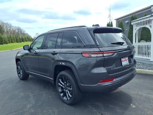 Baltic Gray Metallic Clearcoat 2026 Jeep Grand Cherokee Limited