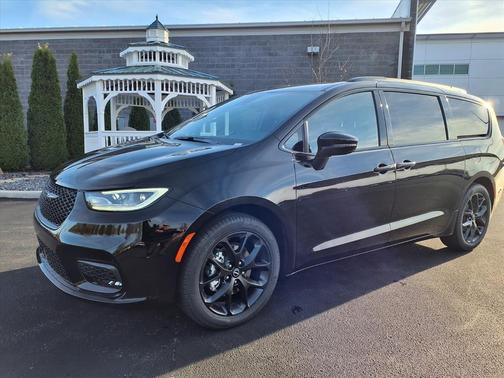 2026 Chrysler Pacifica L