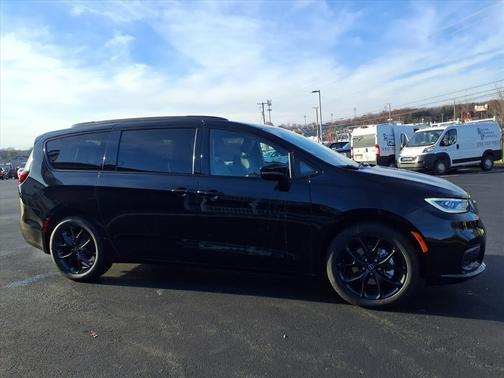 2026 Chrysler Pacifica L