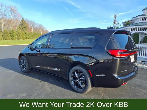 2026 Chrysler Pacifica L