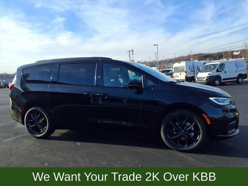 2026 Chrysler Pacifica L