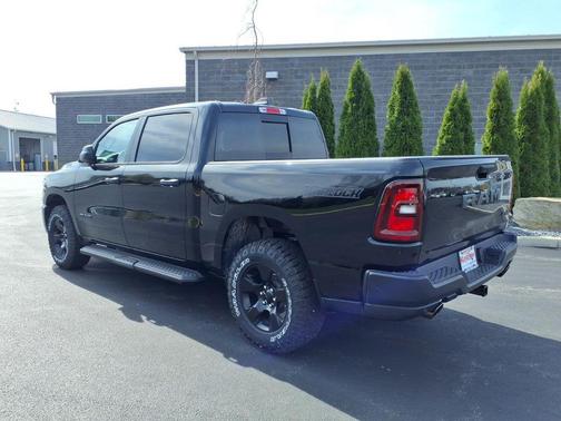 Diamond Black Crystal Pearlcoat 2026 RAM 1500 Warlock Crew Cab 4x4 5'7' Box