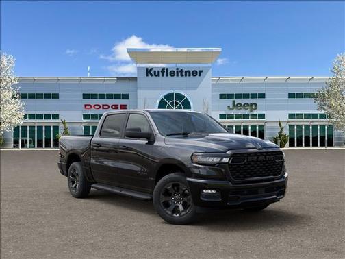 Diamond Black Crystal Pearlcoat 2026 RAM 1500 Express