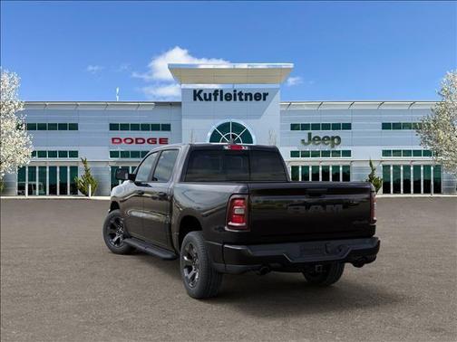 Diamond Black Crystal Pearlcoat 2026 RAM 1500 Express