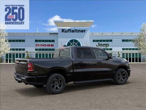 Diamond Black Crystal Pearlcoat 2026 RAM 1500 Express