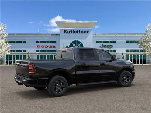 Diamond Black Crystal Pearlcoat 2026 RAM 1500 Express