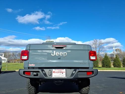 2025 Jeep Gladiator High Tide