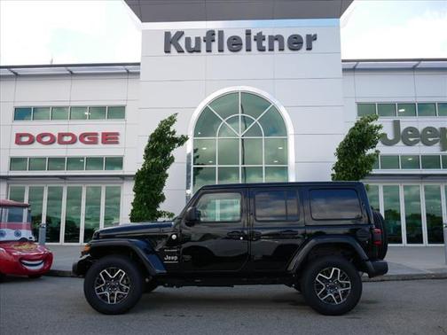 2024 Jeep Wrangler 4-Door Sahara 4x4